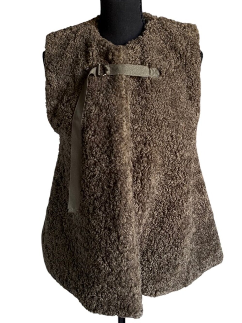 akemi + kin by Anthropologie Alonna Teddy Vest (Green) - One-Size